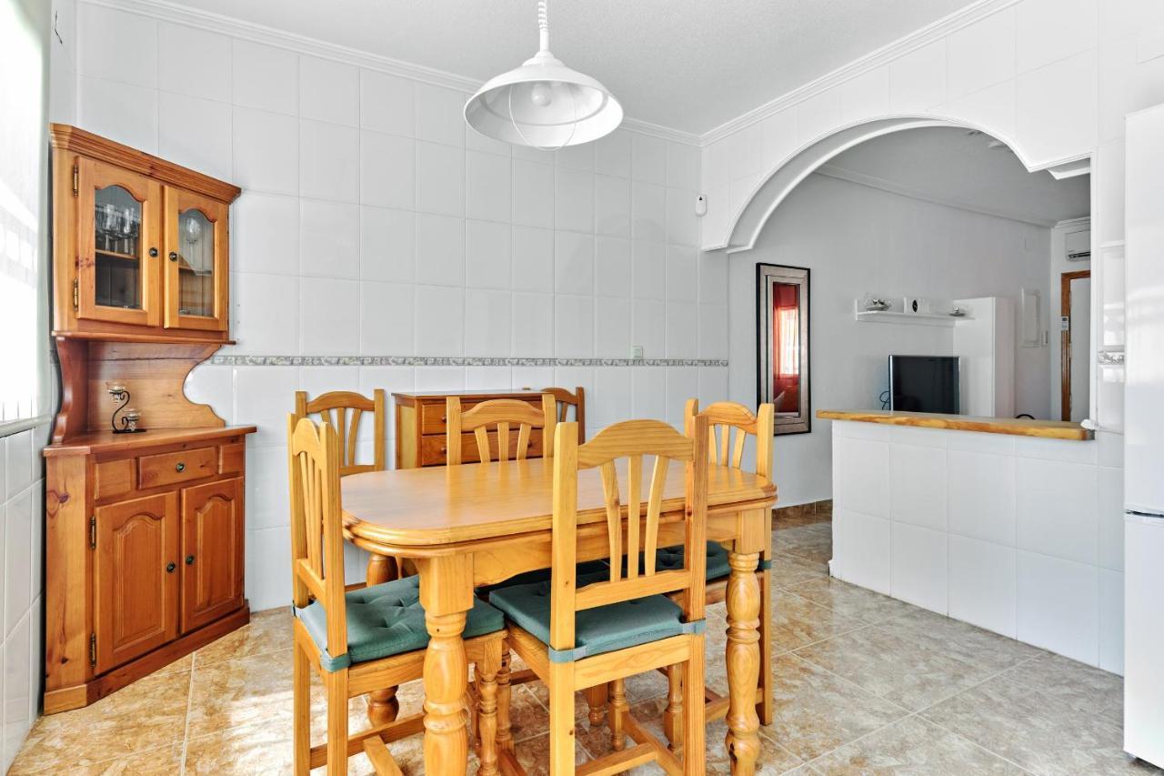 Espanhouse Sonia In La Zenia Playas De 奥里韦拉 外观 照片