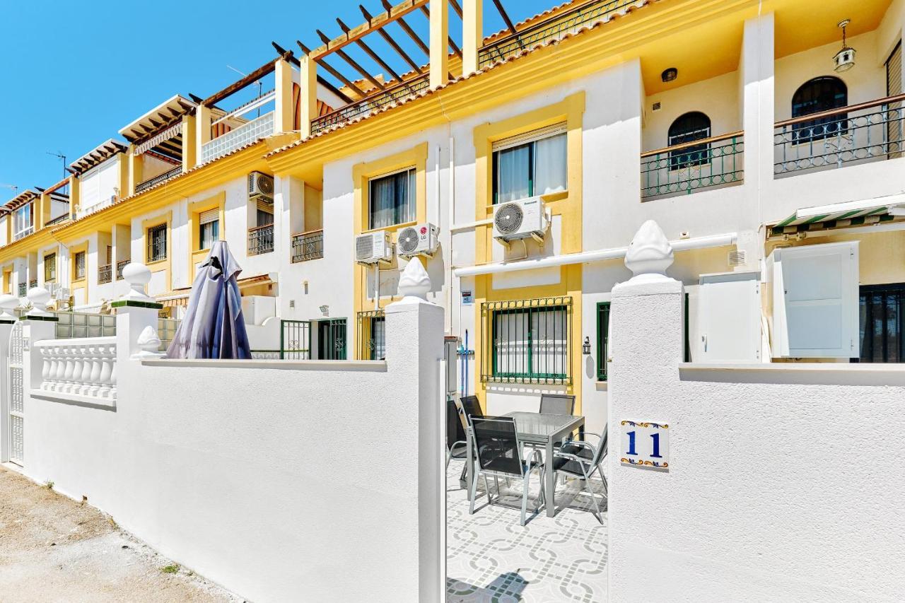 Espanhouse Sonia In La Zenia Playas De 奥里韦拉 外观 照片
